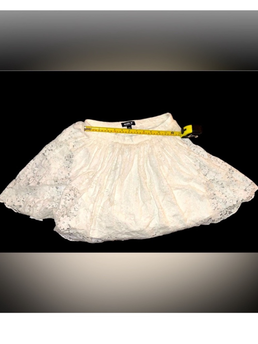 Allen B. By Allen Schwartz Cream Lace Skater Skirt